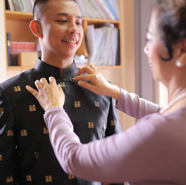 Vợ trẻ kém 20 tuổi của Chí Anh sống chung với mẹ chồng như thế nào? ảnh 1