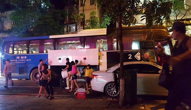 Theo chân 'xe vua': Vừa báo cáo Thủ tướng, đã lại bát nháo ảnh 2