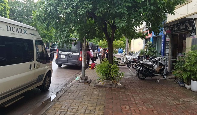 Theo chân những chiếc xe ‘vua’: Bát nháo các ‘tập đoàn’ xe Limousine ảnh 2