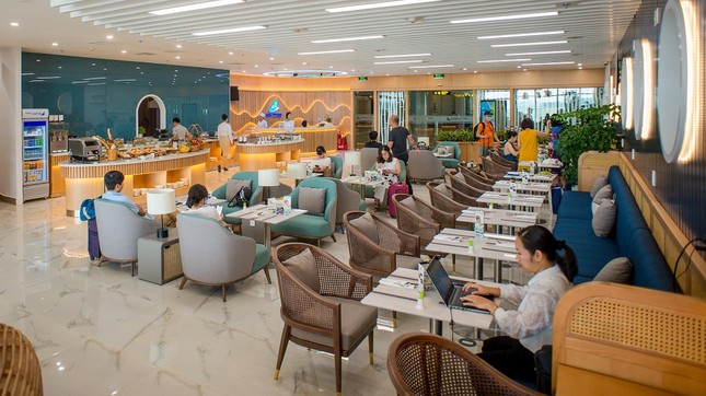 Trải nghiệm 5 sao ngay cả sau chuyến bay khi sở hữu tấm vé bay hạng thương gia ảnh 1
