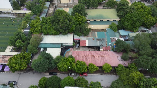 Chủ KĐT mới Trung Văn lo xây nhà bán, đất bãi xe và cây xanh quây tôn nhiều năm ảnh 2