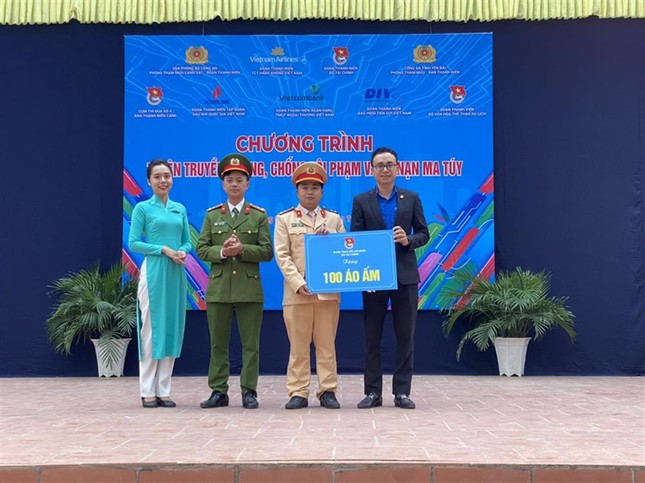 Hơn 700 học sinh vùng cao được phổ biến pháp luật về tệ nạn ma túy ảnh 4