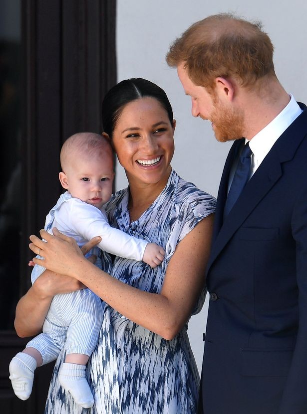 Choáng với giá paparazzi được trả cho mỗi bức ảnh về gia đình Hoàng tử Harry ảnh 1