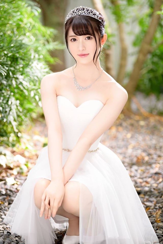 Hoa khôi đại học danh tiếng Nhật Bản đóng phim 18+ để trả thù bạn trai cũ ảnh 1