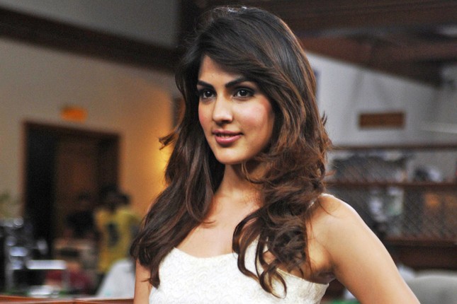 Mỹ nhân Bollywood bị bắt sau khi bạn trai tự tử ảnh 2