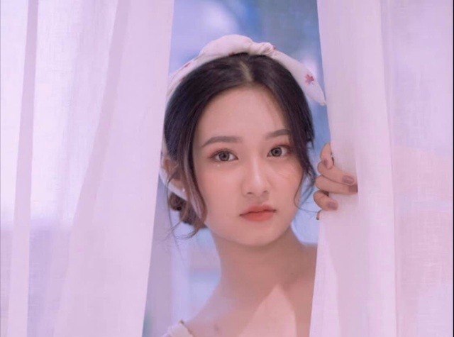 Vẻ đẹp trong trẻo như sớm mai của nữ sinh phố núi ảnh 4