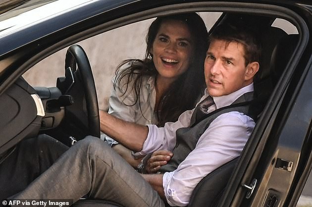 Tom Cruise hẹn hò bạn diễn kém 20 tuổi ảnh 2
