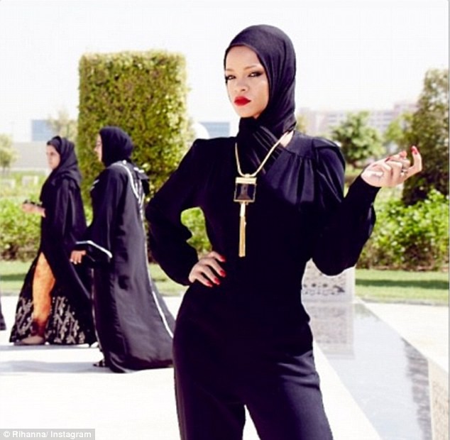 Rihanna was 'kicked out' of the church for posing for photo 2