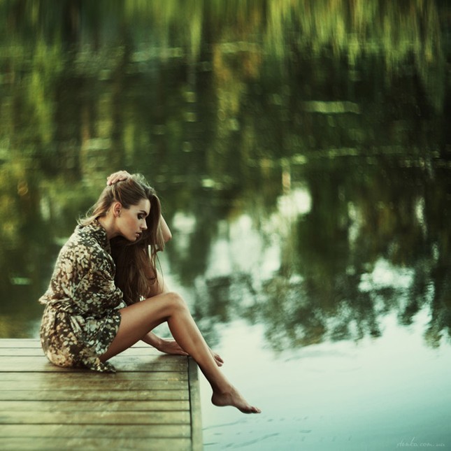 Belle jeune fille en pleine nature photo 6