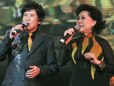 Tuấn Vũ và Giao Linh góp mặt trong liveshow của Quang Lê tại TP HCM tháng 4-2011. Ảnh: Lý Võ Phú Hưng