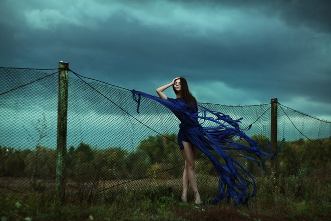 Belle jeune fille en pleine nature photo 13