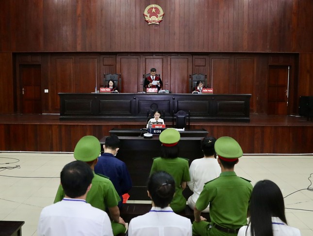 Bà Nguyễn Phương Hằng nói sai lầm lớn nhất cuộc đời là không cập nhật 'Luật An ninh mạng' ảnh 1