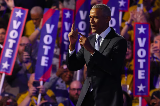 Former President Obama and his wife deliver a 'double punch' to Mr. Trump photo 1