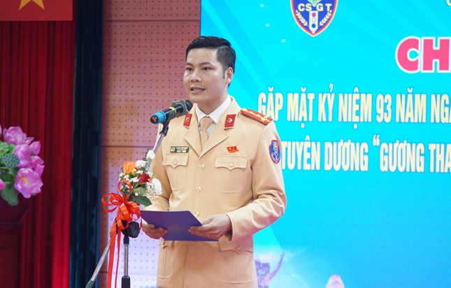 Tuyên dương 61 'Gương thanh niên CSGT tiêu biểu' ảnh 10