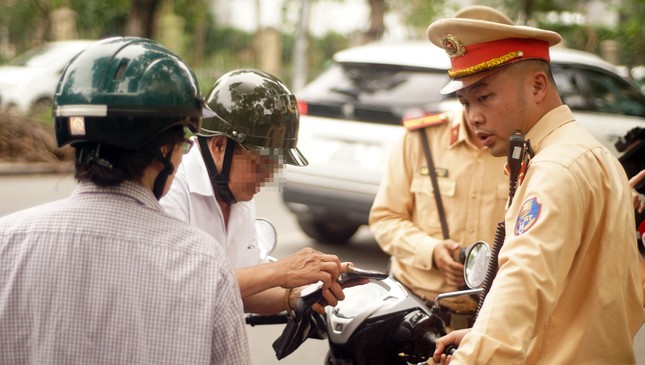 Những loại giấy tờ sẽ được tích hợp vào tài khoản định danh điện tử của tài xế từ năm 2025 ảnh 1