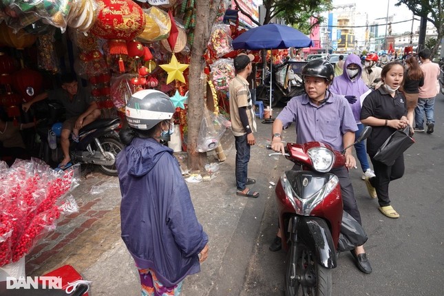 Khu phố đỏ nhất TPHCM, tiểu thương 'chốt đơn' 500 triệu là chuyện thường ảnh 4