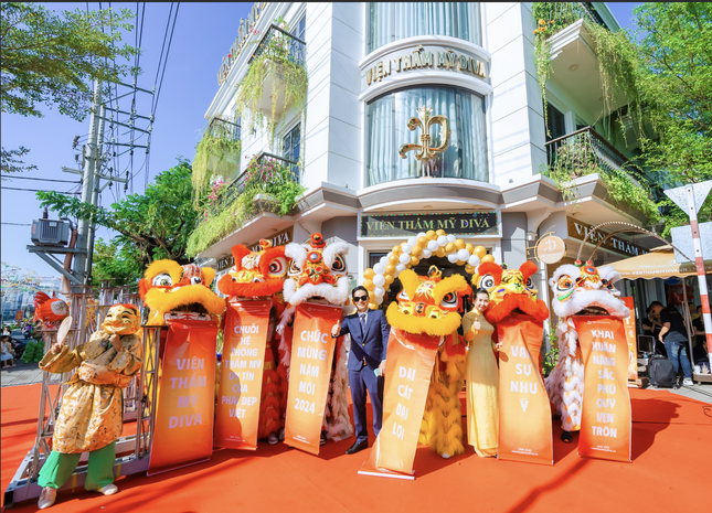 Viện thẩm mỹ DIVA đón tiếp hàng ngàn khách hàng trong ngày khai Xuân Giáp Thìn ảnh 2