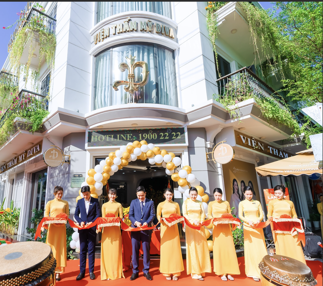 Viện thẩm mỹ DIVA đón tiếp hàng ngàn khách hàng trong ngày khai Xuân Giáp Thìn ảnh 5