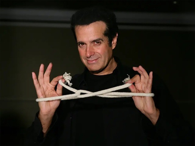 Ảo thuật gia David Copperfield bị 16 phụ nữ tố tấn công tình dục ảnh 2