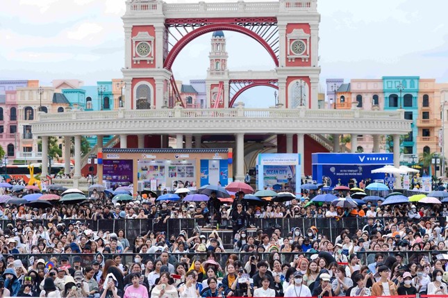 Giới trẻ Việt nức lòng khi dàn sao Hàn đổ bộ 'Trung tâm Hàn Quốc mới tại Hà Nội' ảnh 10