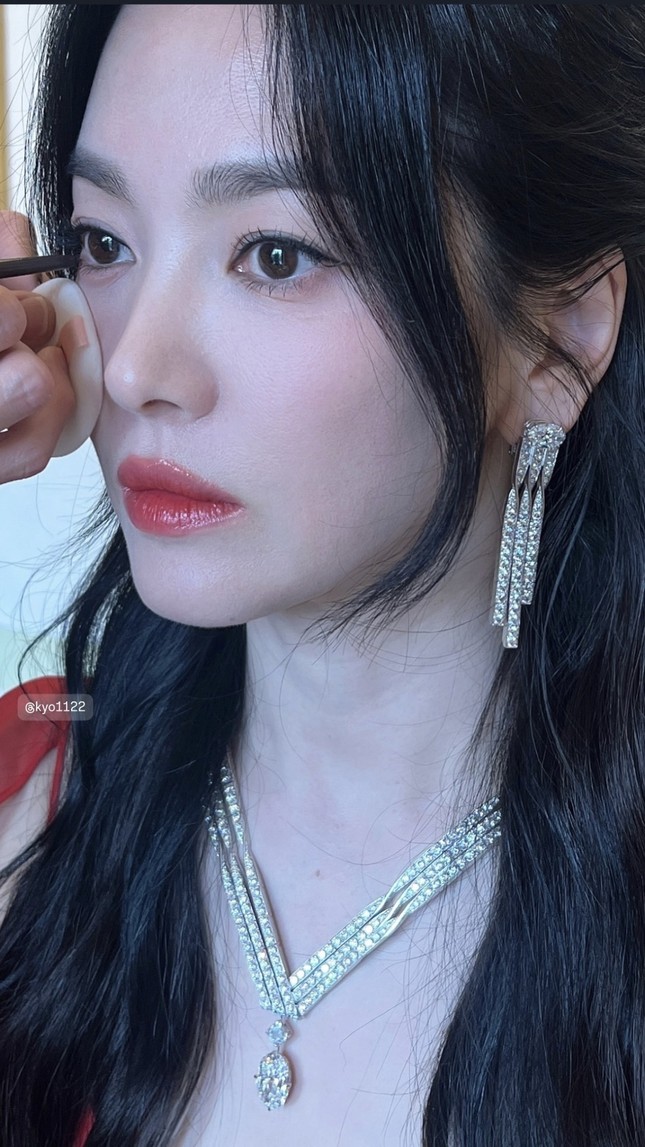 Diện mạo mới của Song Hye Kyo ảnh 2