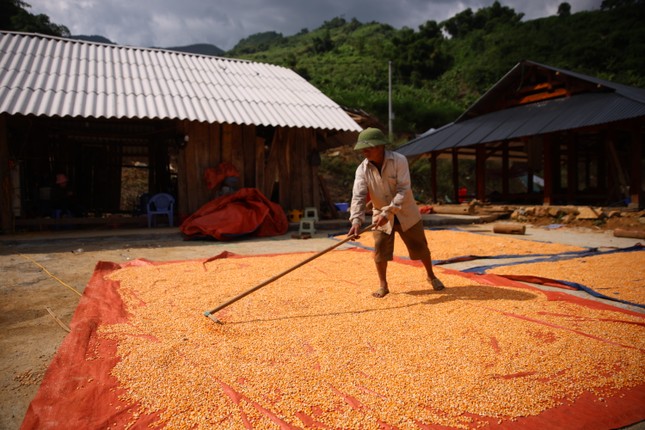 Người dân biên giới Lai Châu phấn khởi về nơi ở mới ảnh 2