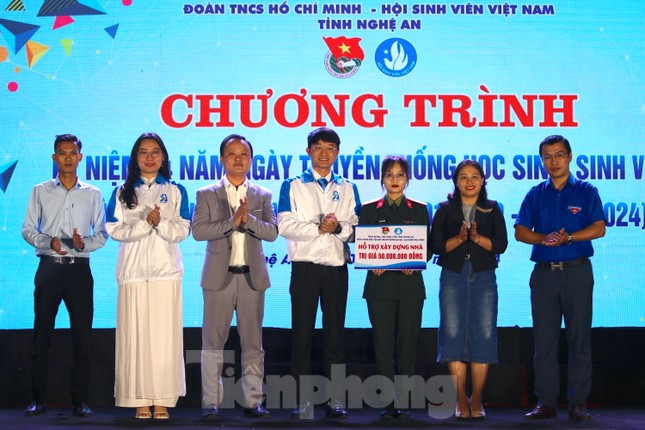 Nghệ An vinh danh Sinh viên 5 tốt và Sao Tháng Giêng ảnh 9