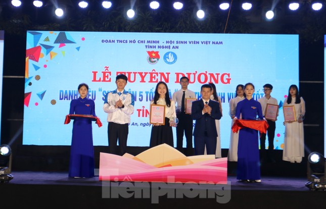 Nghệ An vinh danh Sinh viên 5 tốt và Sao Tháng Giêng ảnh 5