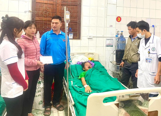 Mua thuốc trên mạng về chữa viêm mũi, người phụ nữ suy gan, suy tủy xương ảnh 2