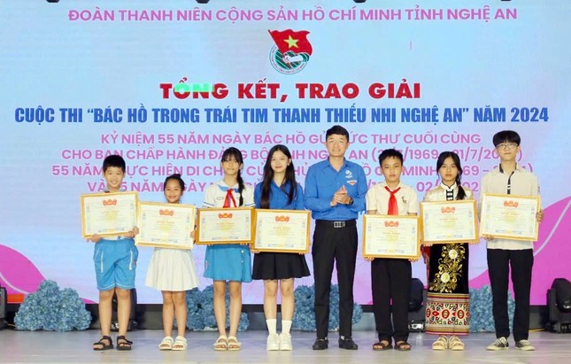 Hơn 1.000 video, tranh vẽ dự thi 'Bác Hồ trong trái tim thanh thiếu nhi Nghệ An' ảnh 2