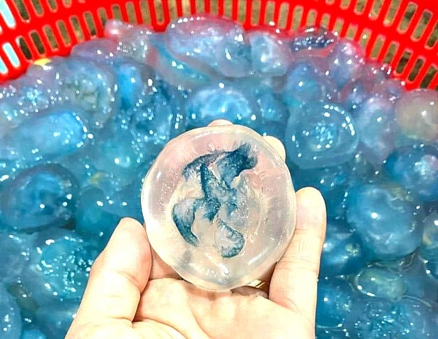 Nuốc Huế có gì ngon mà cư dân mạng 'sôi sục' đến vậy? ảnh 4