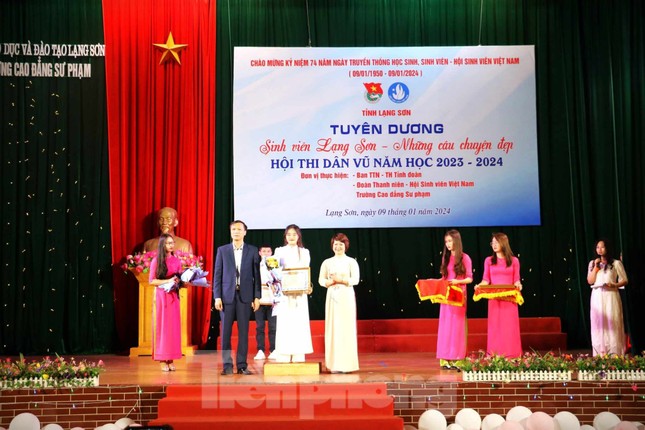 Tuyên dương sinh viên Lạng Sơn - những câu chuyện đẹp ảnh 1