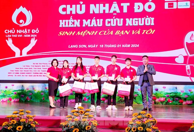 Sôi nổi Chủ Nhật Đỏ - Lễ hội xuân hồng xứ Lạng năm 2024 ảnh 3