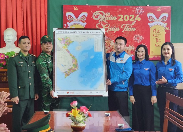 Chăm lo người dân, chiến sĩ nơi biên cương xứ Lạng ảnh 13