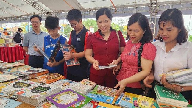 Giới trẻ xứ Lạng hào hứng với sách và văn hóa đọc ảnh 10