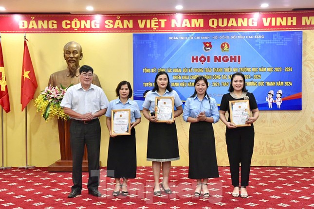 Tôn vinh nhiều thủ lĩnh Đoàn- Đội Cao Bằng ảnh 8
