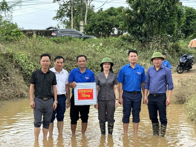 Tuổi trẻ Lạng Sơn chung tay khắc phục hậu quả bão lũ ảnh 4