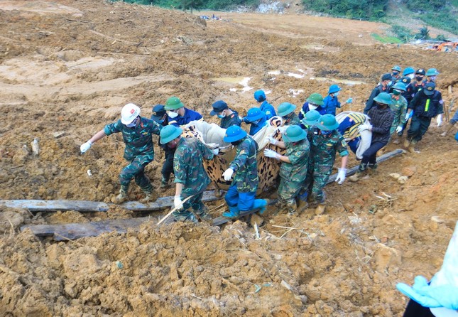 Sạt lở vùi 6 ngôi nhà, 9 người chết ở Cao Bằng: Gấp rút xây khu tái định cư ảnh 2