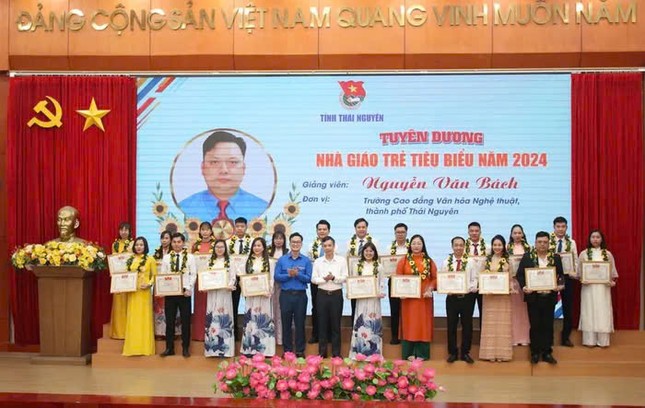 Tôn vinh những điển hình trẻ tiên tiến ngành giáo dục Thái Nguyên ảnh 3