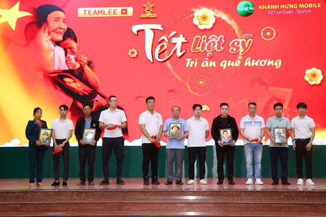 Nhóm bạn trẻ phục dựng hơn 100 bức ảnh liệt sĩ hai tỉnh Nghệ An, Hà Tĩnh ảnh 1