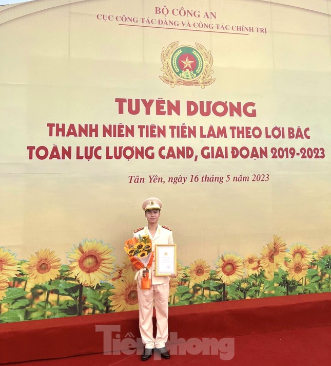 Thủ lĩnh Đoàn áo lính nhiệt huyết, nhận giải thưởng Lý Tự Trọng năm 2024 ảnh 7