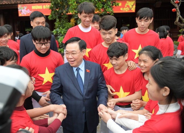 Chủ tịch Quốc hội Vương Đình Huệ dâng hương, dâng hoa tưởng niệm Chủ tịch Hồ Chí Minh ảnh 4