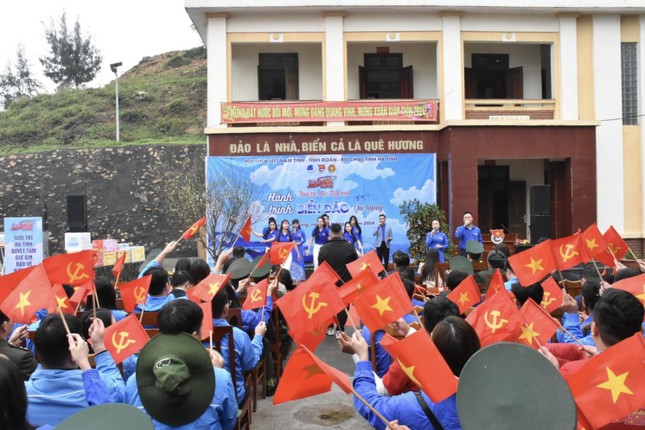 Ý nghĩa hành trình tuổi trẻ Hà Tĩnh với biển đảo quê hương ảnh 4