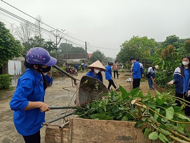 Tuổi trẻ Nghệ An, Hà Tĩnh chung tay xây dựng nông thôn mới và hưởng ứng ngày Chủ nhật xanh ảnh 24