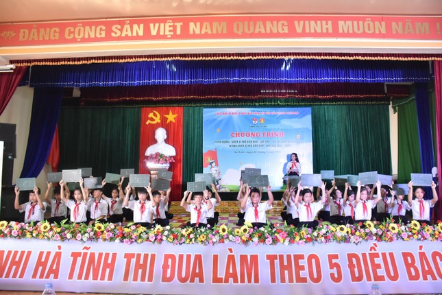 Hà Tĩnh tuyên dương 13 'Chiến sĩ nhỏ Điện Biên' ảnh 3