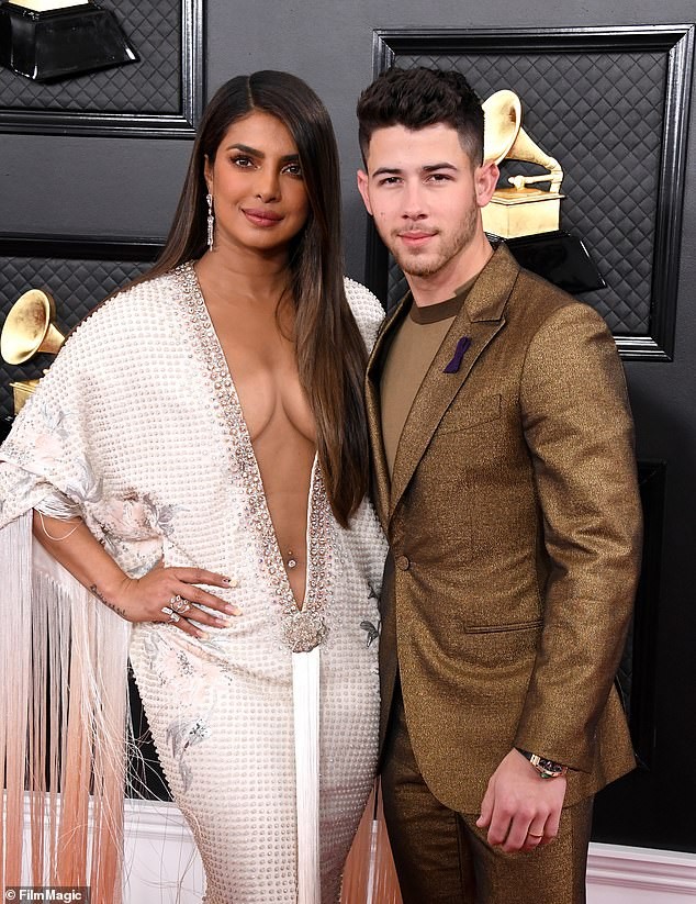 Hoa hậu thế giới Priyanka Chopra U40 quyến rũ ngất ngây ảnh 12