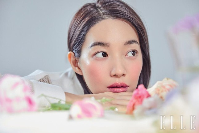 'Hồ ly 9 đuôi' Shin Min Ah đẹp xuất sắc đón Giáng sinh ảnh 22