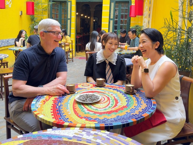 Chân dung 4 người trẻ Việt gặp gỡ, trò chuyện với Tim Cook tại Hà Nội ảnh 1