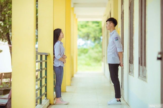 Cặp đôi cùng tên, cùng tuổi, cùng lớp... về cùng một nhà ảnh 2
