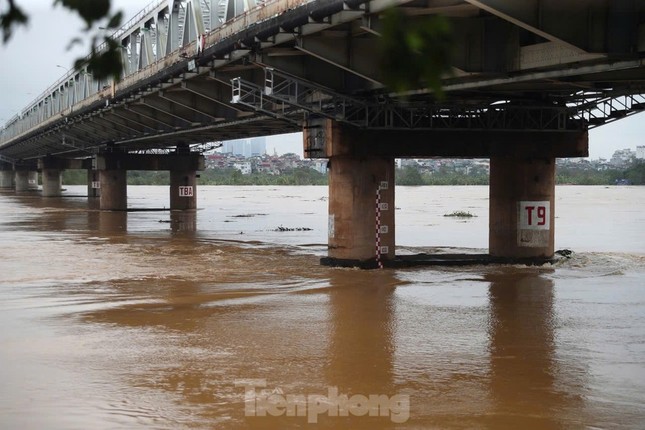 Hà Nội: Phát Lệnh báo động lũ trên sông Hồng đoạn qua Ba Vì và Sơn Tây ảnh 1